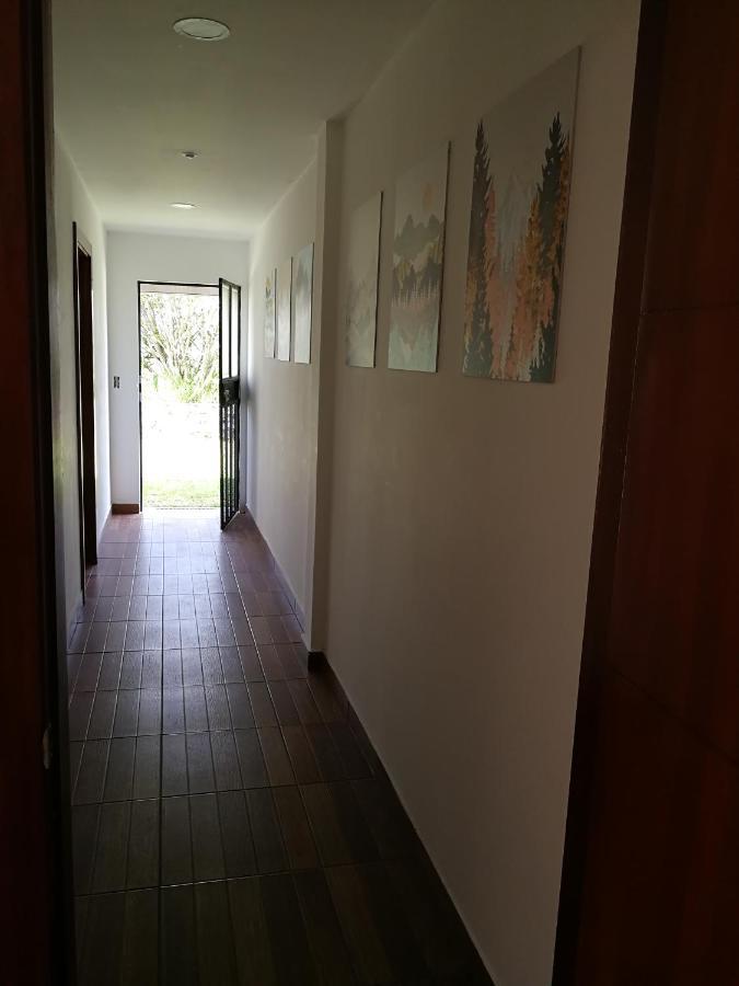 Chapelet Hostal Tababela Exterior photo