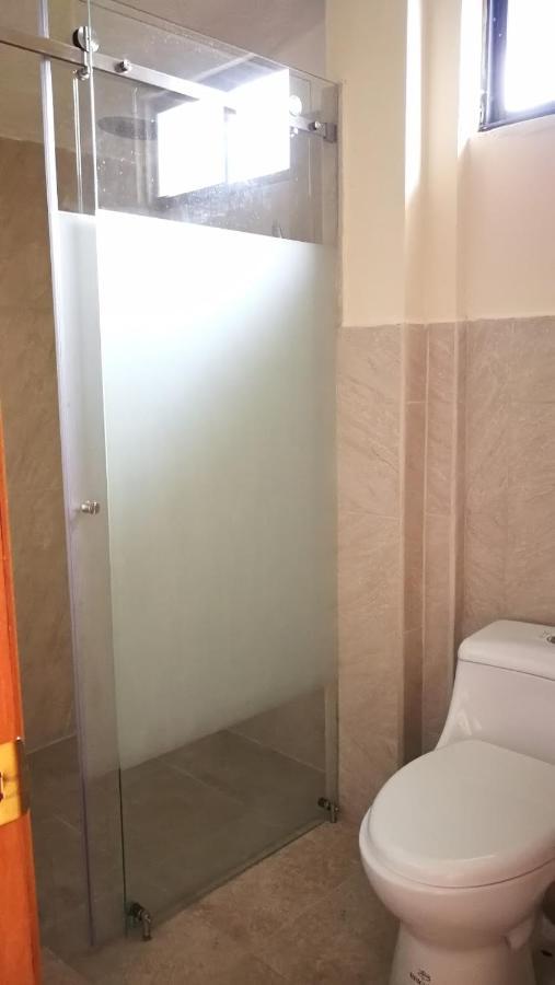Chapelet Hostal Tababela Exterior photo