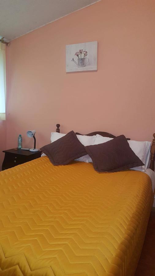 Chapelet Hostal Tababela Exterior photo