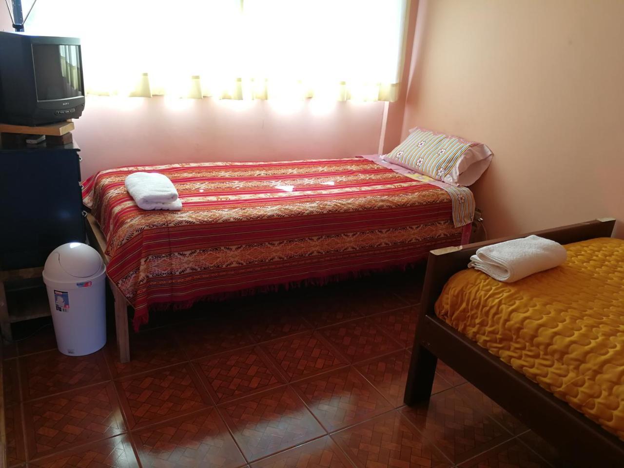Chapelet Hostal Tababela Exterior photo